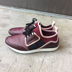 Fashionable sneakers